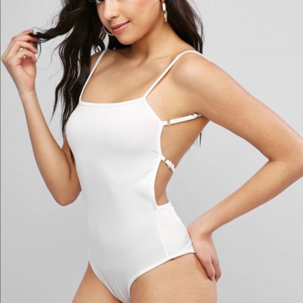 Zaful Snap Button Open Back Cami Bodysuit in White